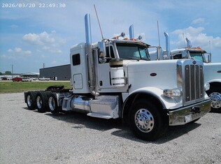 2016 Peterbilt 389 Tri/A Sleeper Truck Tractor