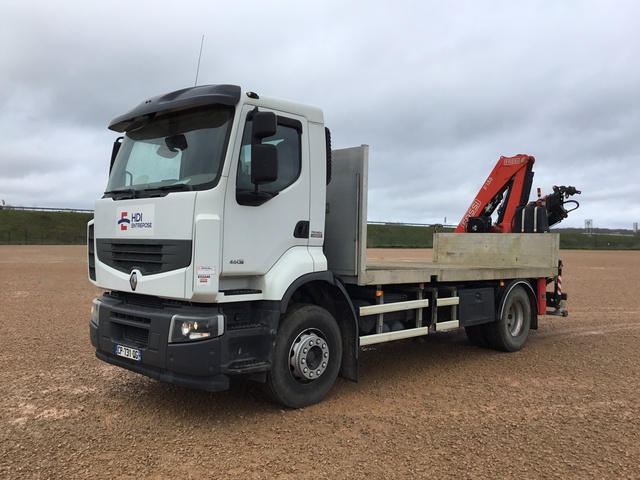 2013 (unverified) Renault Premium Flatbed Truck w/Crane 2013 (unverified) Renault Premium Flatbed Truck w/Crane
