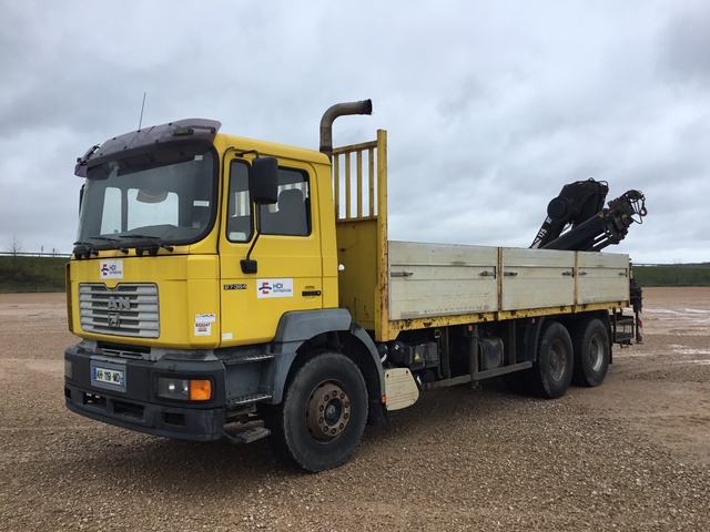 2000 (unverified) M.A.N. 27.364 Flatbed Truck w/Crane 2000 (unverified) M.A.N. 27.364 Flatbed Truck w/Crane