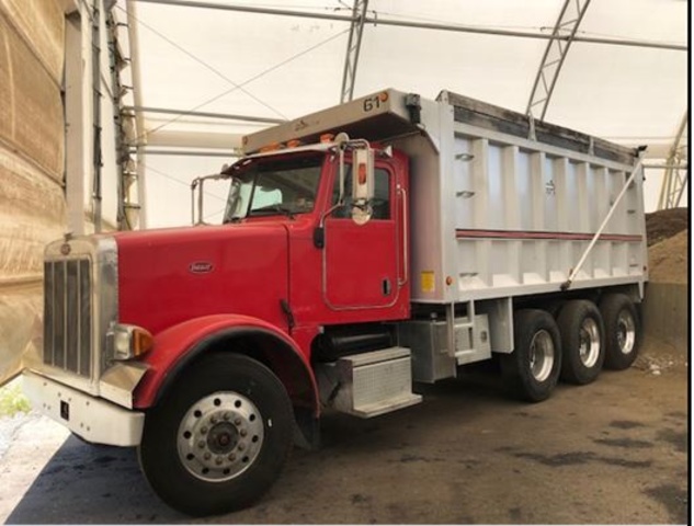 2006 Peterbilt 357 Tri/A Dump Truck 2006 Peterbilt 357 Tri/A Dump Truck